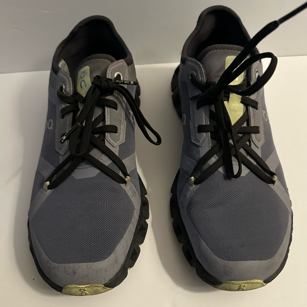 ON Cloud X 3 AD Women’s pre owned 7 1/2